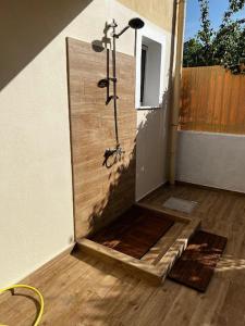 Et badeværelse på Villa Kyriaki Nea Iraklitsa 200m from the sandy beach