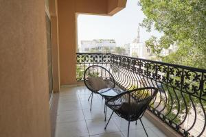 The Villa Jumeirah的阳台或露台