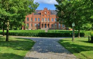 Κήπος έξω από το Cozy Apartment In Krakow Am See