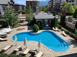 Bazén v ubytování Aspen Suites Студио Слънчев ден nebo v jeho okolí