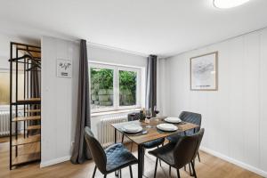 Posezení v ubytování KStay Apartments - Kaiserberg - Kitchen - WIFI - Parking