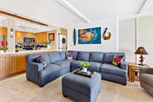 Χώρος καθιστικού στο Hololani A503