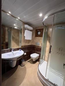 Un baño de İstanblu Hotel&Spa 30 fotos más