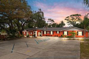 Budova, kde se prázdninový dům nachází