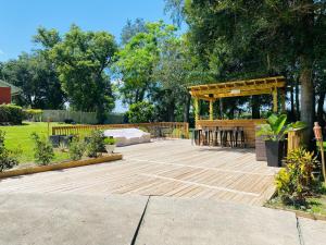 Zahrada ubytování Banana Leaf Villa-Vintage Vibes- King Suite + 36 fotografií