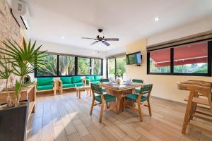 Televisyen dan/atau pusat hiburan di 3049 - Brisas Condo 4