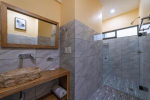 Bilik mandi di 3049 - Brisas Condo 4 +26 gambar