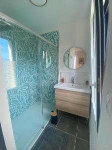 Phòng tắm tại Martine +3 ảnh