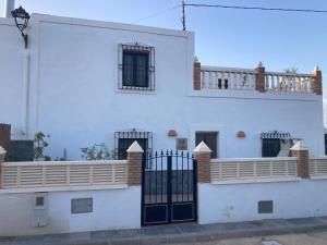 A balcony or terrace at Cortijo Los Garridos - 8 huéspedes