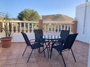 A balcony or terrace at Cortijo Los Garridos - 8 huéspedes