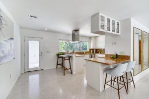 Φωτογραφία από το άλμπουμ του Private Oasis with Pool Walk to Melbourne Beach! σε Melbourne Beach