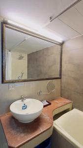 Ένα μπάνιο στο West Park Inn Dhaka +40 φωτογραφίες