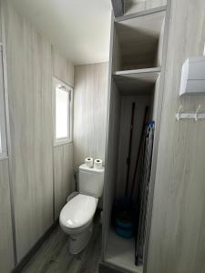 Koupelna v ubytování Complejo Turístico & Camping Cabopino