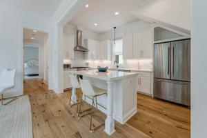 Η κουζίνα ή μικρή κουζίνα στο Low Country Home in Beautiful Habersham