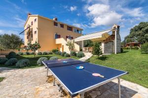 Stolní tenis v ubytování Villa Divina nebo okolí