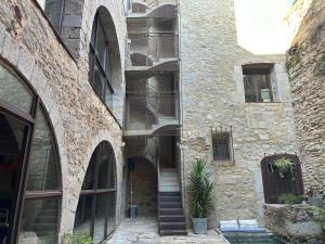 AS Palau dels Alemanys Suites Boutique Monument的门面或入口