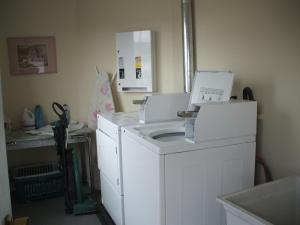 Kuchyň nebo kuchyňský kout v ubytování Travellers Motel