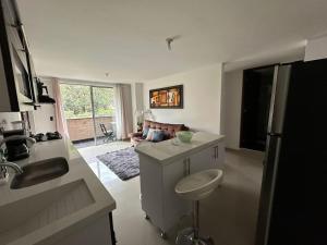 Kuchyň nebo kuchyňský kout v ubytování Apartamento Nuevo Laureles- La 70