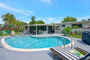 Πισίνα στο ή κοντά στο Eagle's Way Floridian Living Heated Pool, Sunroom