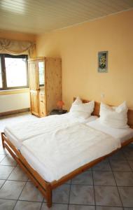 Gallery image of Via Eberle - Vinothek und Gästezimmer in Grünstadt +4 photos