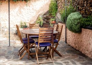 A patio or other outdoor area at Apartamentos Rurales Azabal
