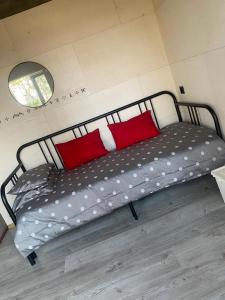Postel nebo postele na pokoji v ubytování Jahbazaar Hideout + 5 fotografií