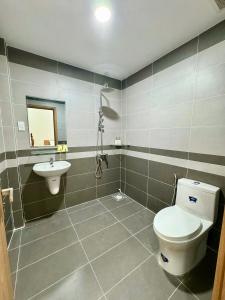 Ένα μπάνιο στο Linh House +5 φωτογραφίες