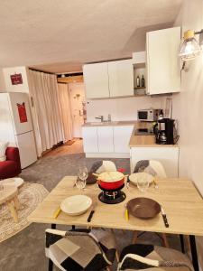 Η κουζίνα ή μικρή κουζίνα στο Le Cosy-Morzine, Multipass Provider !