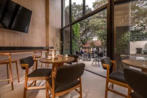ZENTRUM - Stay & Residences by AVA 레스토랑 또는 맛집