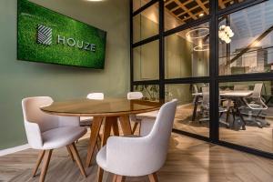 Oleskelutila majoituspaikassa HOUZE - Stay & Residences by AVA