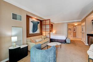 Istumisnurk majutusasutuses Amethyst Studio Suite MGM Signature STRIP VIEW Balcony