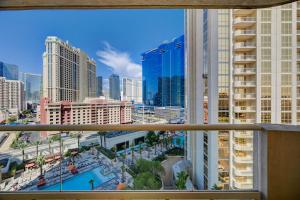 Linna Las Vegas üldine vaade või majutusasutusest Amethyst Studio Suite MGM Signature STRIP VIEW Balcony pildistatud vaade