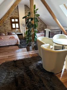Posteľ alebo postele v izbe v ubytovaní SG chalupa ŠTIKOV - Podkrkonoší - s celoročním privátním wellness