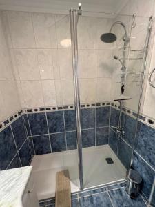 Et badeværelse på Ferienapartment in Pebble Beach + 10 billeder