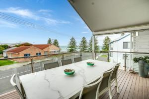 Horseshoe View 1A Scrymgour Rd Port Elliot - No Linen Included的阳台或露台
