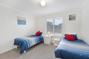 Horseshoe View 1A Scrymgour Rd Port Elliot - No Linen Included客房内的一张或多张床位