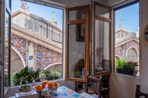 Balkón nebo terasa v ubytování Mirador 1 del Mercado Central - habitacion con baño privado en el centro de la Ciudad Vella