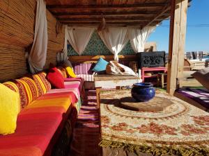 Posezení v ubytování Nizar Surf Morocco + 37 fotografií