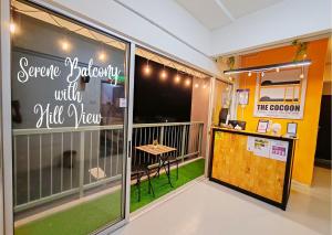 Η κουζίνα ή μικρή κουζίνα στο The Cocoon Capsule Hotel