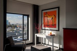 The Cullen Melbourne - Art Series的休息区