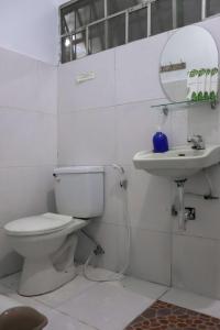Koupelna v ubytování Em's Homestay