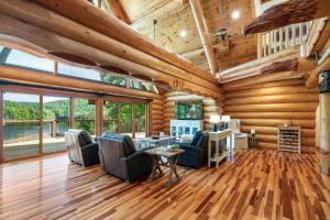 Φωτογραφία από το άλμπουμ του Highland Loch Lodge σε New Tazewell