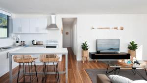 Η κουζίνα ή μικρή κουζίνα στο Aloha Beach House