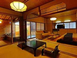 TV i/ili multimedijalni sistem u objektu 戸倉上山田温泉玉の湯