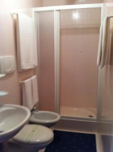 Koupelna v ubytování Albergo Centrale