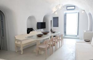 Μια τηλεόραση ή/και κέντρο ψυχαγωγίας στο Santoniro Villa