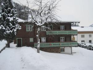 Chalet Bamberg near Ski Lift & Slope v zimě