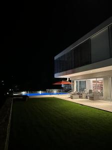 Budova, kde se vila nachází
