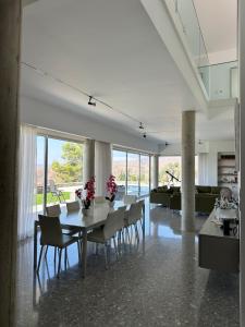 Posezení v ubytování Luxury Villa Pluto Stunning Mountain Views