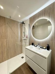 Ένα μπάνιο στο Le cosy, appartement de charme rénové en bord de mer à Bénodet